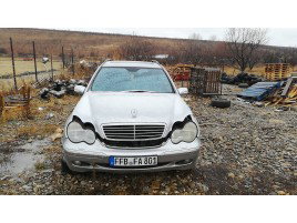 Dezmembrez Mercedes C220 S203 2.2 CDI 2001-2007