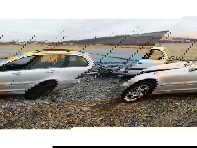 Dezmembrez Mercedes C220 S203 2.2 CDI 2001-2007