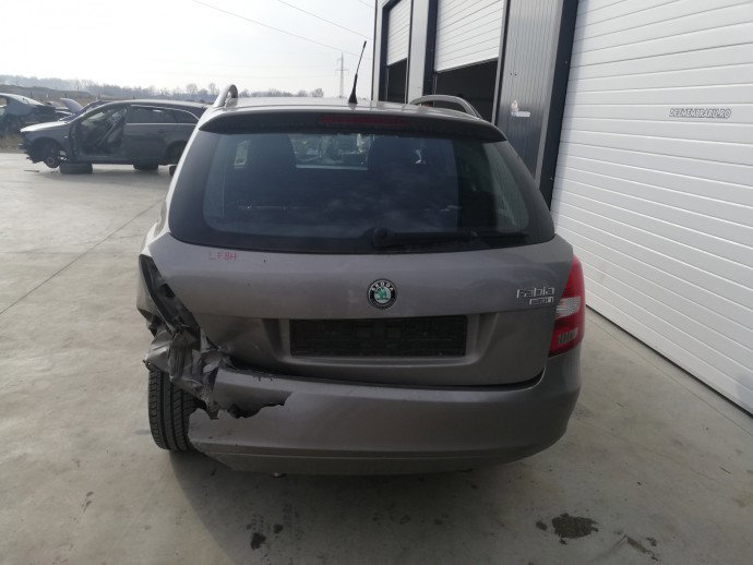 Dezmembrez Skoda Fabia 2 FaceLift 1.4 BNM 2007-2014