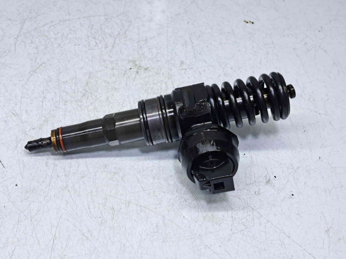 Injector Audi A3 Sportback (8PA) [Fabr 2004-2013] 038130073BN 1.9 TDI BLS 77KW / 105CP  