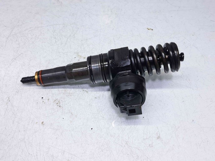 Injector Audi A3 Sportback (8PA) [Fabr 2004-2013] 038130073BN 1.9 TDI BLS 77KW / 105CP  