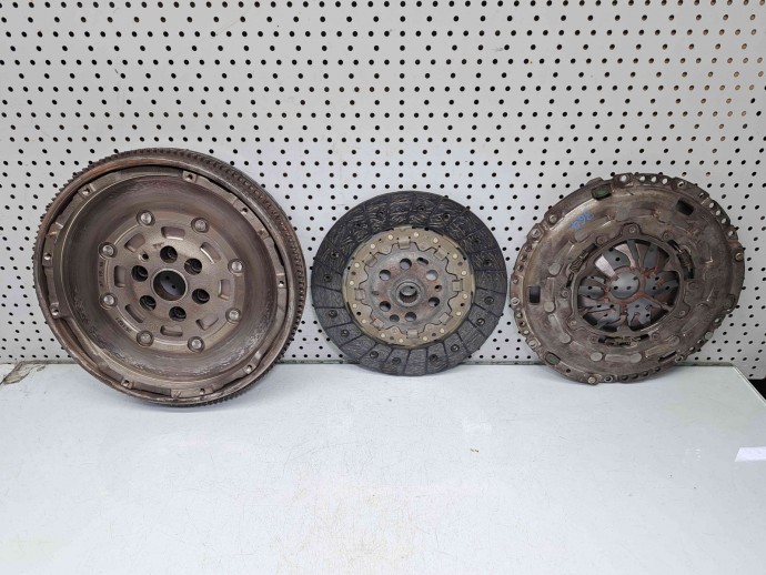 Kit ambreiaj volanta masa dubla Audi A3 Sportback (8PA) [Fabr 2004-2013] OEM 1.9 TDI BLS 77KW / 105CP  
