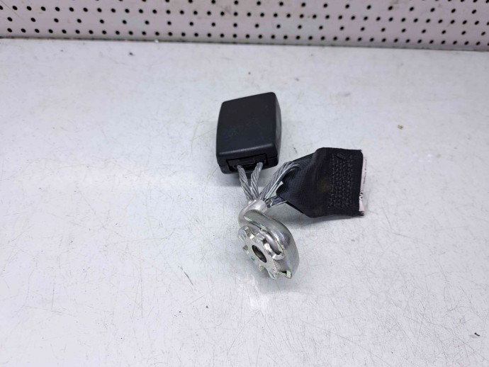  Capsa centura dreapta spate Volkswagen Golf 6 (5K1) [Fabr 2009-2013] 1K0857740M