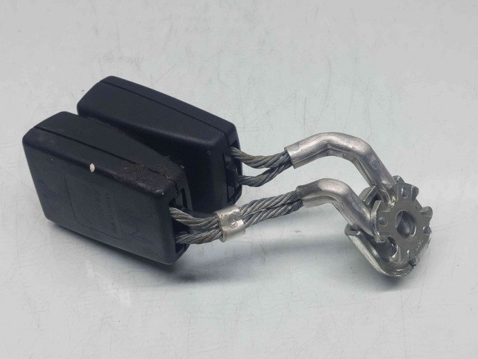  Capsa centura spate mijloc Volkswagen Golf 6 (5K1) [Fabr 2009-2013] 1K0857739M
