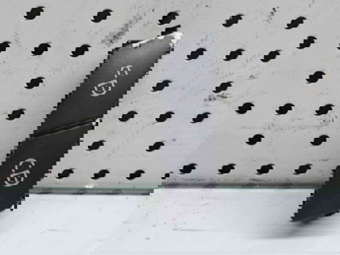  Buton blocare usi Mercedes Clasa C (W204) [Fabr 2007-2014] A2048706310