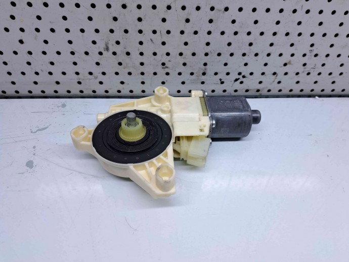 Motoras geam stanga spate Mercedes Clasa C (W204) [Fabr 2007-2014] A2048200542
