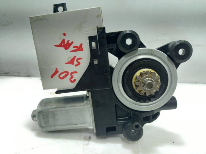 Motoras macara stanga fata Ford Kuga  OEM 2008-2012