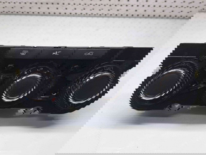  Panou comanda clima Skoda Octavia 2 Combi (1Z5) [Fabr 20 1.6 TDI CAYC 2011 3T0820047M