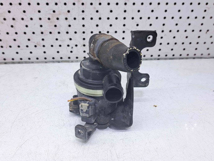 Pompa recirculare apa Audi A4 (8K5, B8) Avant [Fabr 2008-2015] 5N0965561A 2.0 TDI CJCD 2.0 TDI CJCD 110KW / 150CP