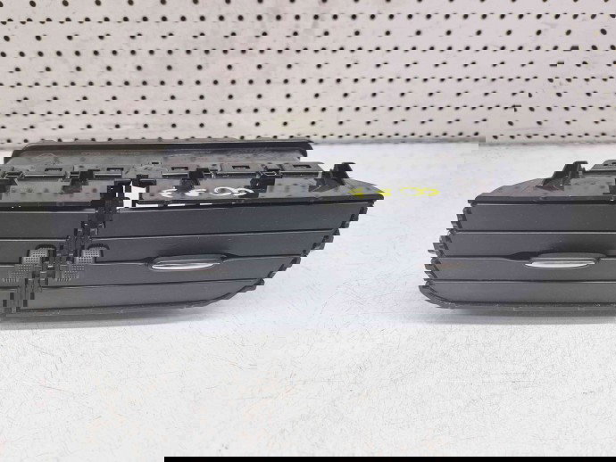  Grila aerisire centrala Renault Clio 4 [Fabr 2012-2020] 687508859R