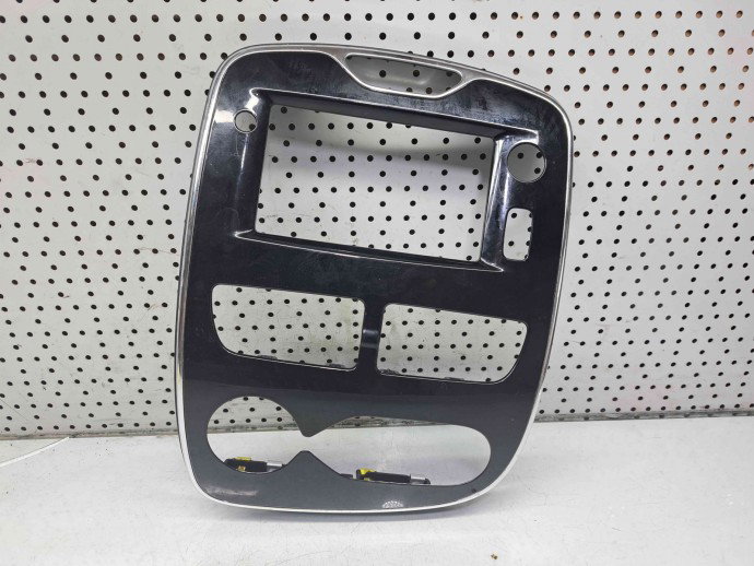 Ornament bord Renault Clio 4 [Fabr 2012-2020] 682607557R