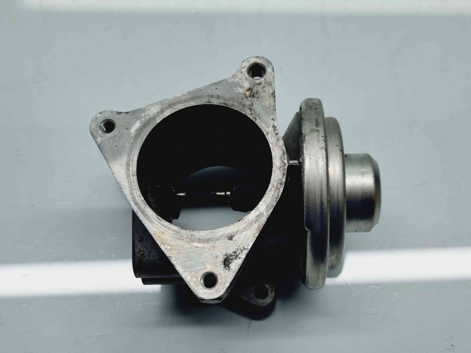 Supapa EGR Volkswagen Passat B6 Variant (3C5) [Fabr 2005-2010] 038131501A 1.9 TDI BKC 77KW / 105CP 1.9 TDI BKC 77KW / 105CP - imagine 3