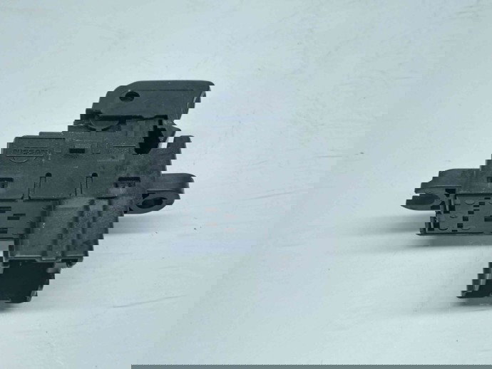  Buton geam dreapta fata Nissan Qashqai [Fabr 2007-2014] 25411JD000