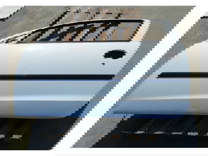 Usa stanga fata Opel Corsa C 1.3 10U 2000-2005