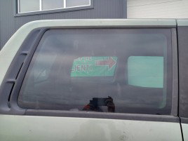 Geam fix dreapta spate Nissan Terrano  OEM 1999-2002