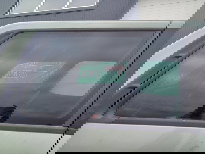 Geam fix dreapta spate Nissan Terrano  OEM 1999-2002