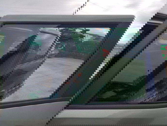 Geam stanga spate Nissan Terrano  OEM 1999-2002