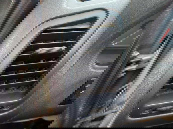 Grila aerisire sstanga Nissan Terrano  OEM 1999-2002