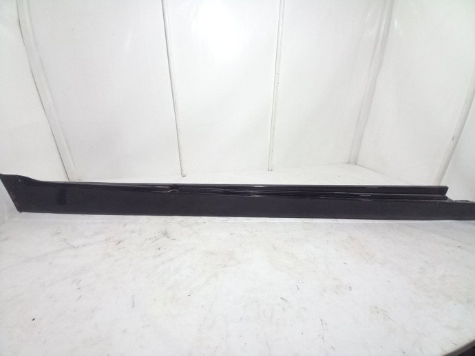 Prag dreapta BMW 520 F10  OEM 2011-2016
