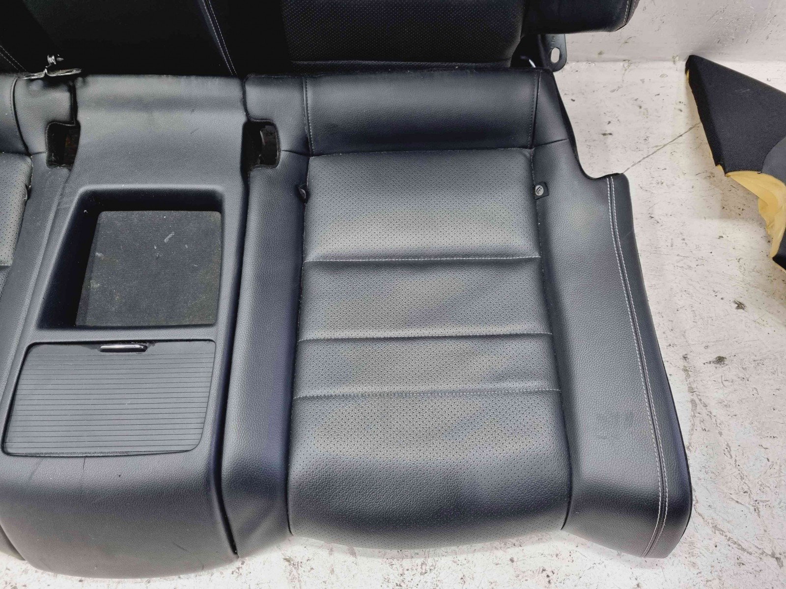 Bancheta spate Mercedes Clasa E (W207) Coupe AMG [Fabr 2009-2012] OEM - imagine 3