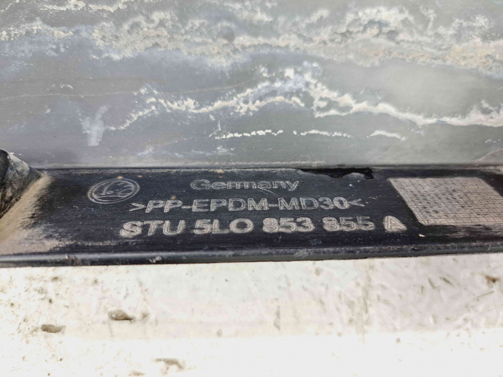 Prag lateral stanga Skoda Yeti (5L) [Fabr 2009-2020] 5L0853855A - imagine 5