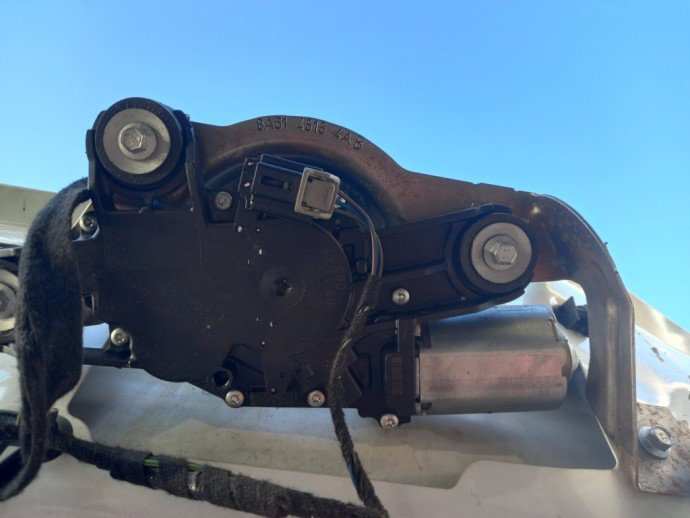 Motoras haion Ford Fiesta 6  OEM 2008-2021