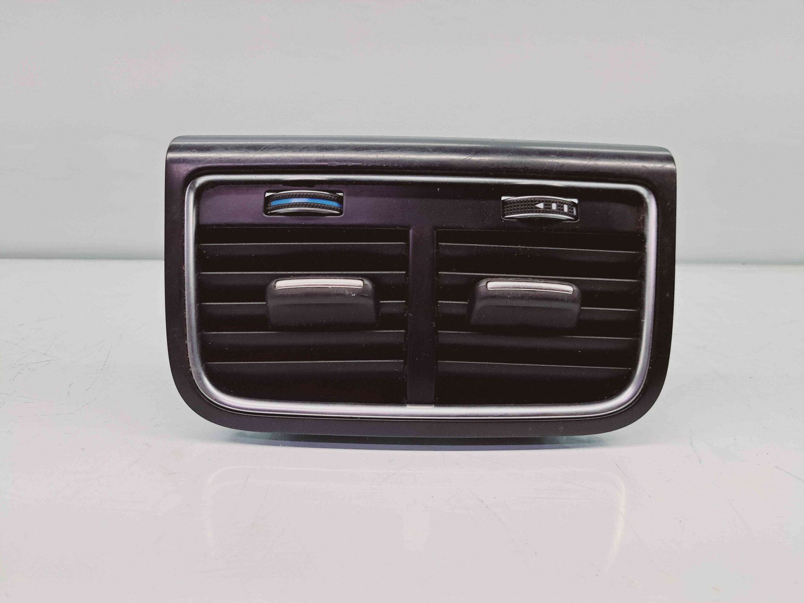 Grila aerisire spate Audi A4 (8K2, B8.5) Facelift [Fabr 2008-2015] 8K0819203 - imagine 1