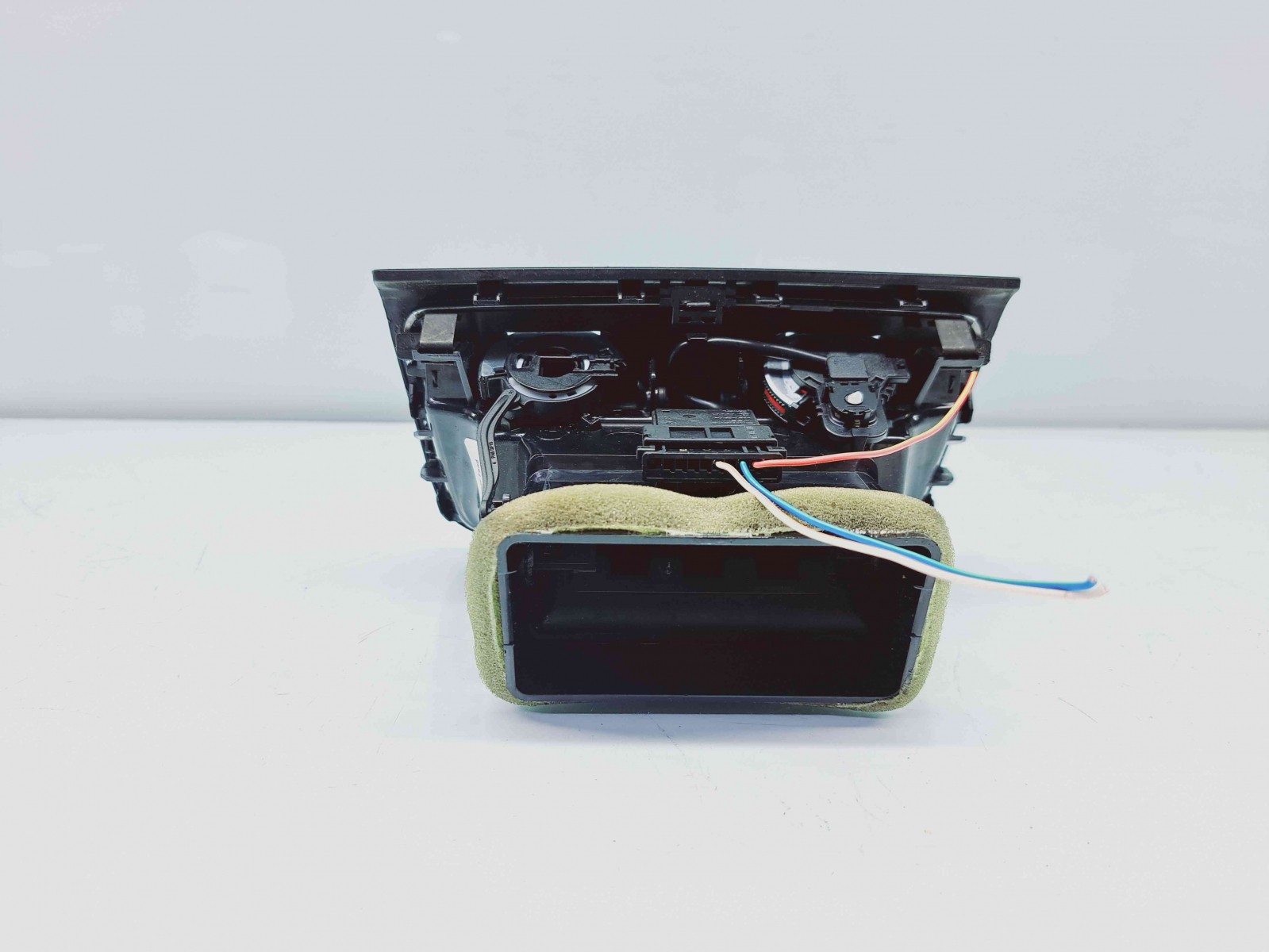 Grila aerisire spate Audi A4 (8K2, B8.5) Facelift [Fabr 2008-2015] 8K0819203 - imagine 3