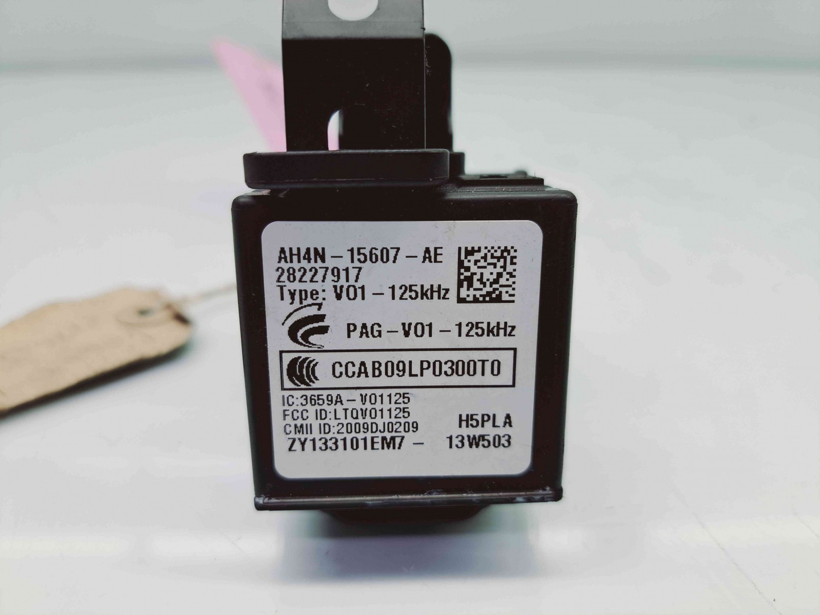 Contact cu cheie Volvo V40 Rdesign [Fabr 2013-2019] AH4N-15607-AE 1.6 D4162T 84KW / 115CP 1.6 D4162T84KW / 115CP - imagine 5