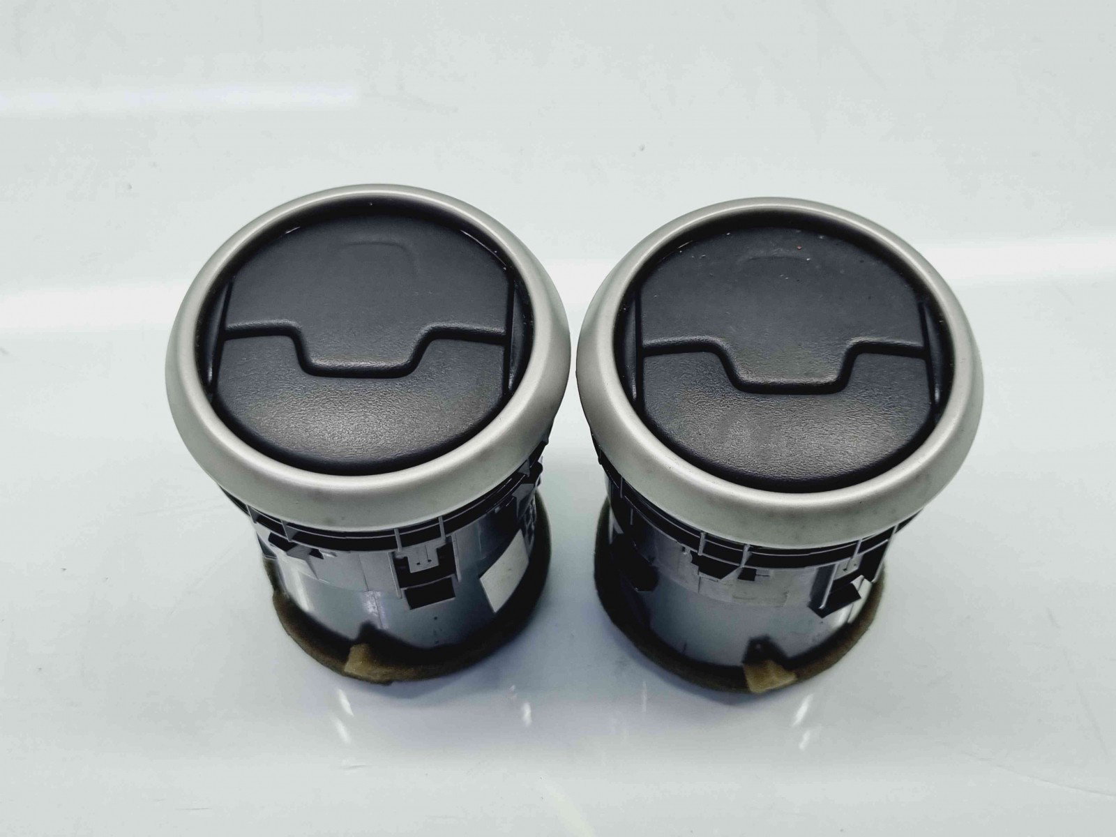 Grila aerisire centrala Nissan Qashqai Facelift (2) [Fabr 2009-2013] 68766JD10A - imagine 1