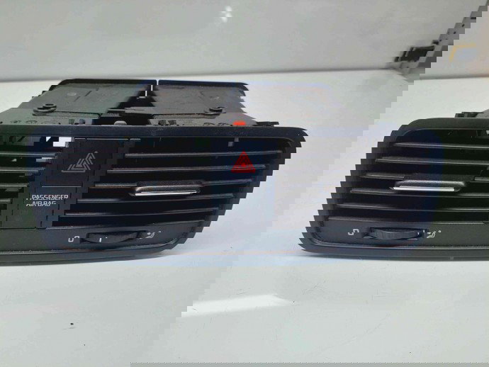  Grila aerisire centrala Skoda Yeti (5L) [Fabr 2009-2020] 5L0820951