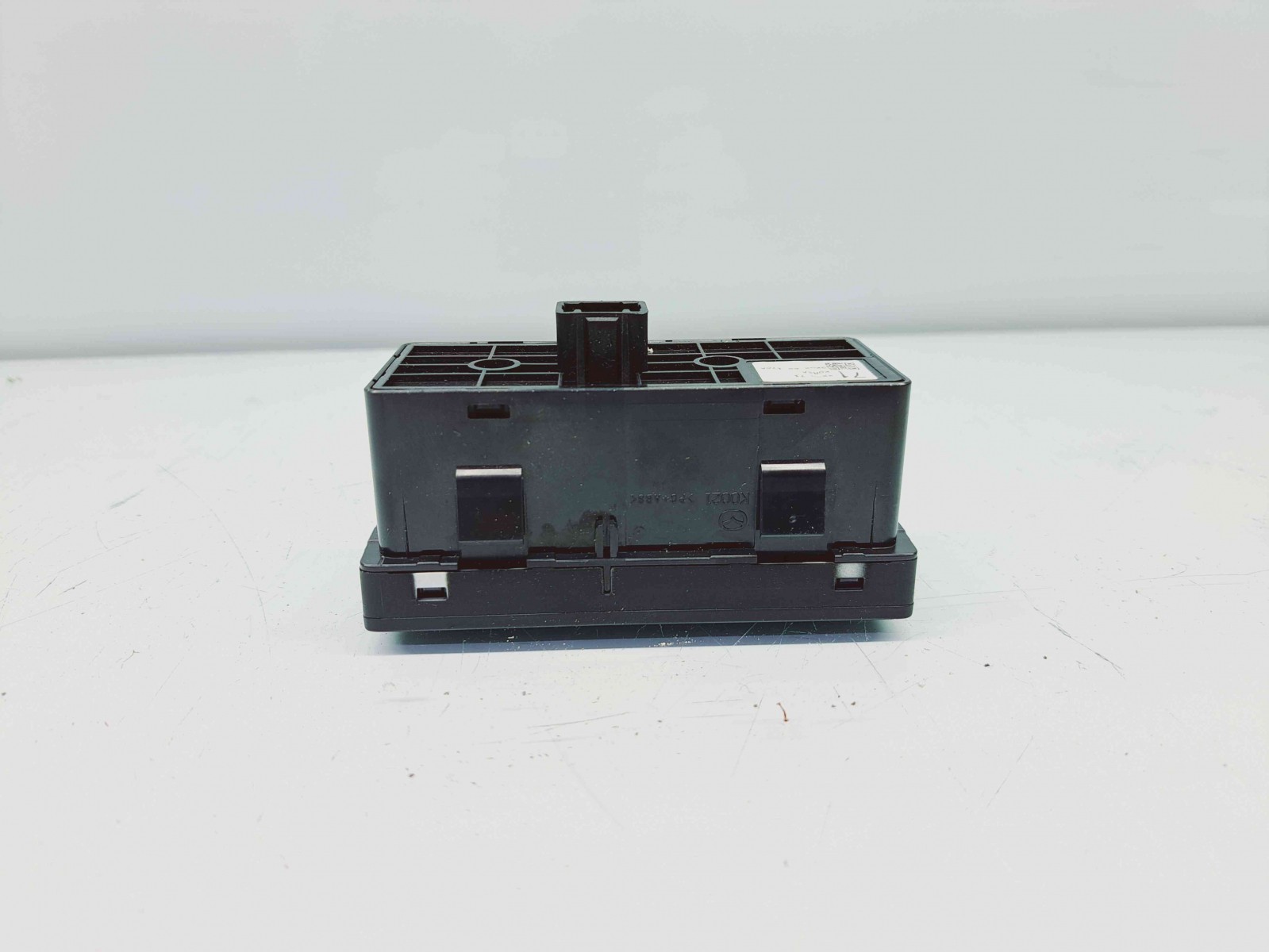 Butoane comenzi consola centrala MAZDA 3 Fastback [Fabr 2003-2009] GKM266170A - imagine 3