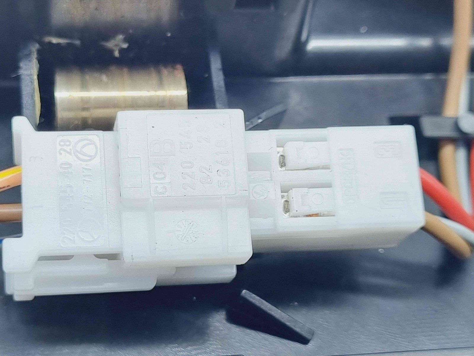 Scrumiera Mercedes Clasa E (W207) Coupe AMG [Fabr 2009-2012] A2046800179 - imagine 6