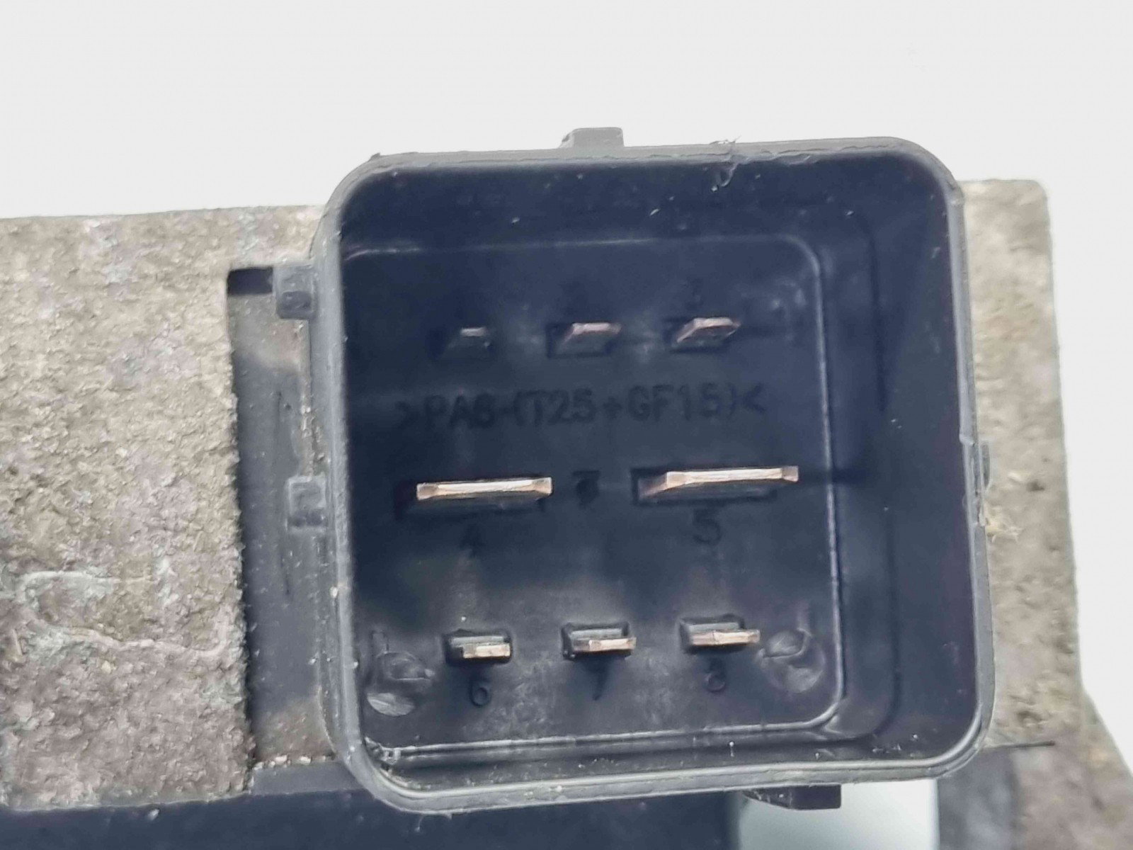 Releu Renault Scenic 3 (J95) Facelift [Fabr 2009-2015] 8200558438-A - imagine 3