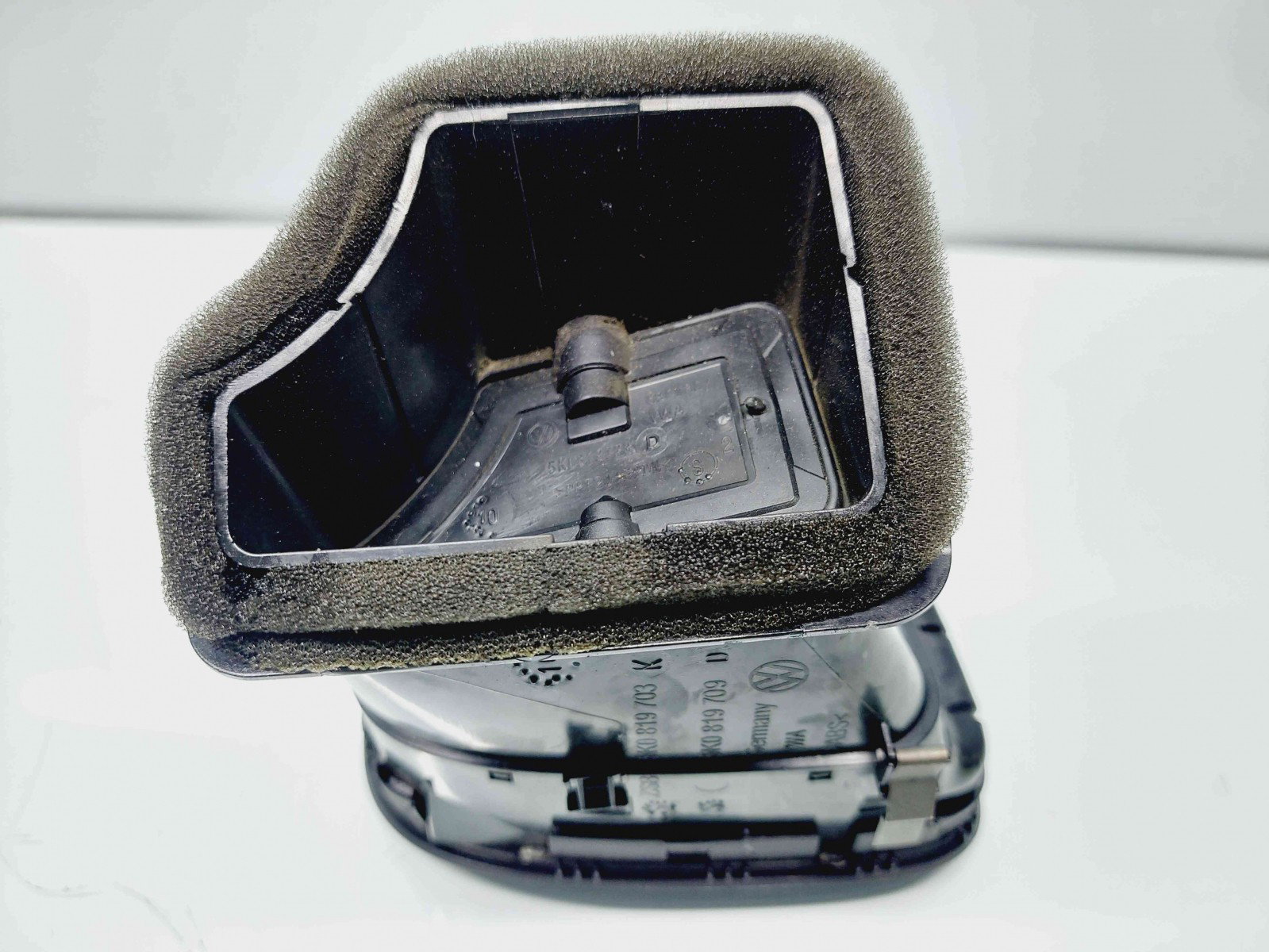Grila aerisire stanga Volkswagen Golf 6 (5K1) GTD [Fabr 2009-2013] 5K0819709 - imagine 4