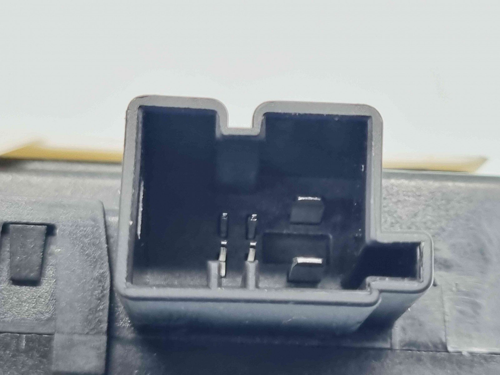 Motoras geam dreapta spate Skoda Yeti (5L) [Fabr 2009-2020] 5L0959812 - imagine 3