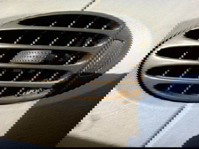 Grila aerisire stanga LDV Maxus 2.8 OEM 2005-2009