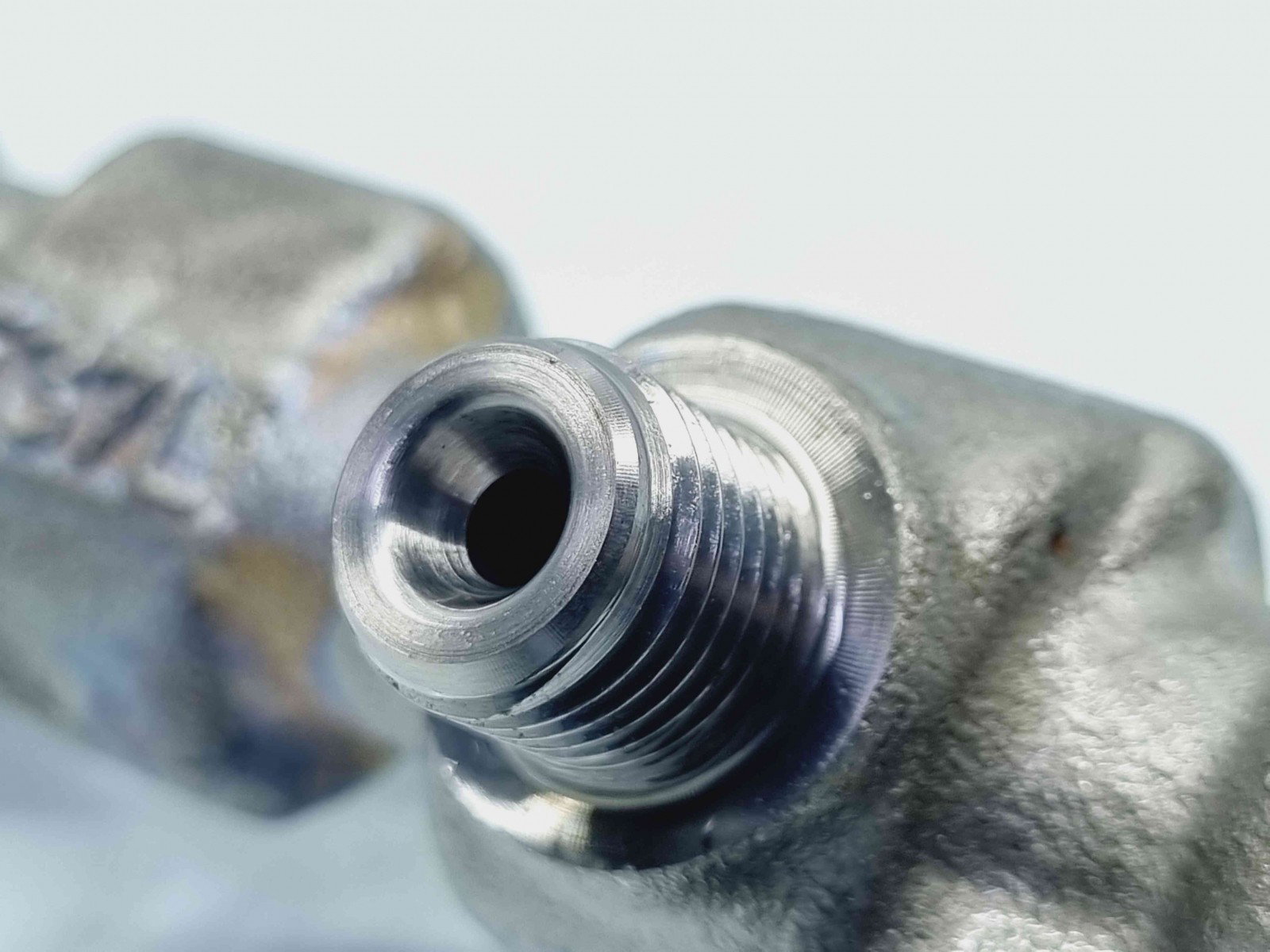 Rampa injectoare Opel Astra J Coupe GTC [Fabr 2009-2015] 55576177 n 0445214221 2.0 CDTI A20DTH 2.0 CDTI A20DTH 110KW / 150CP - imagine 3