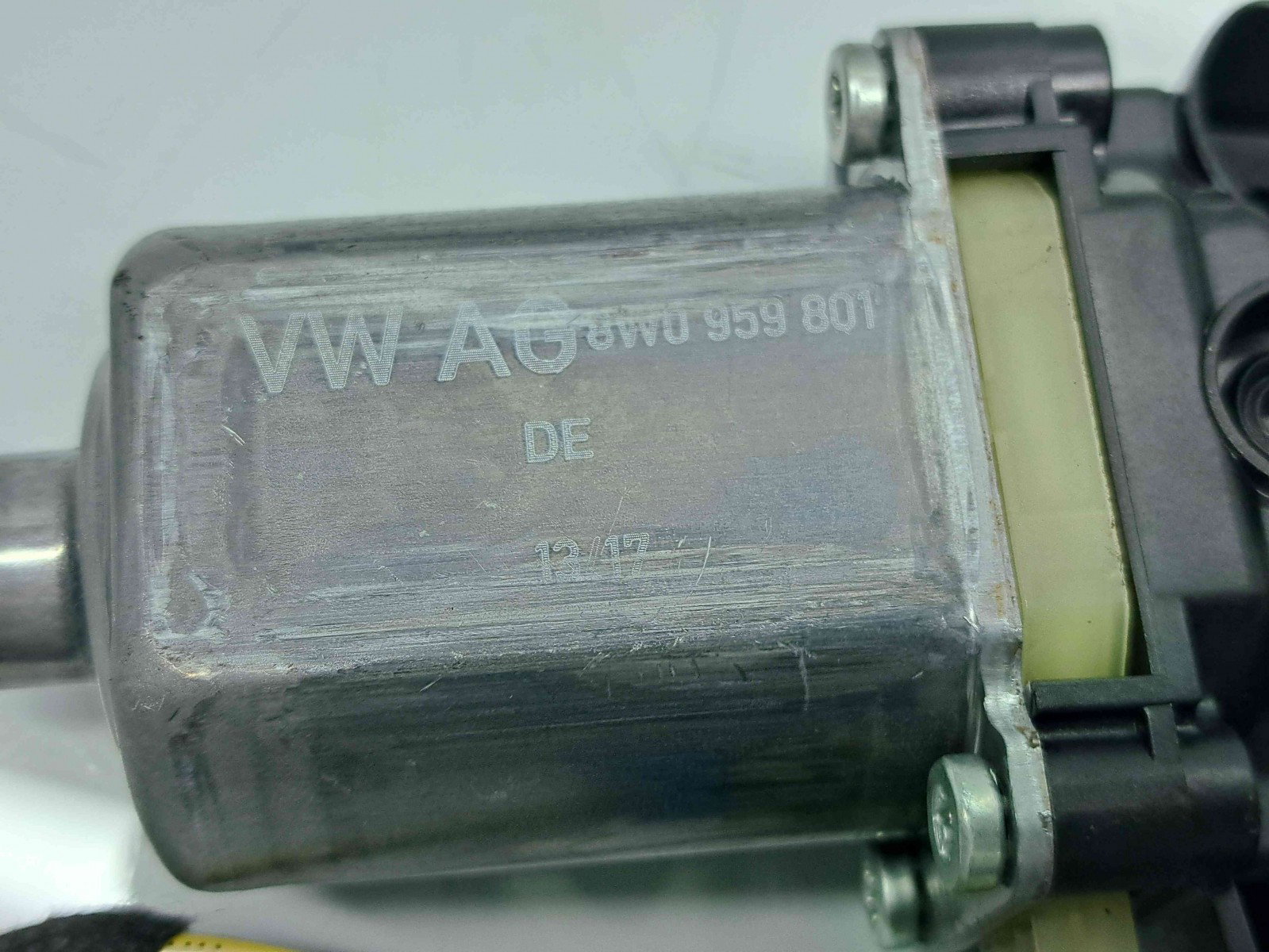 Motoras geam stanga fata Audi A4 (8W2, B9) [Fabr 2015-2023] 8W0959801 - imagine 2