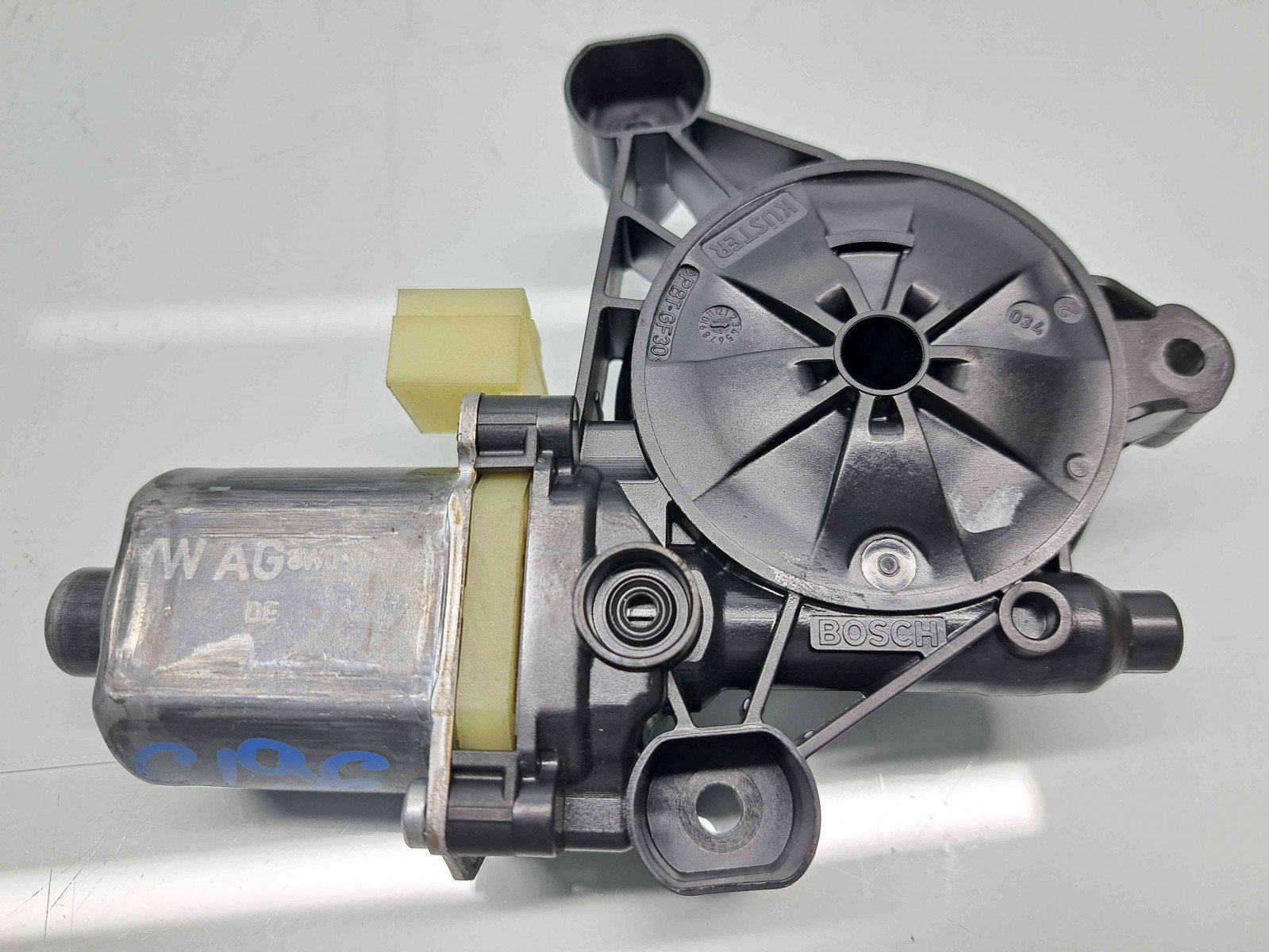 Motoras geam dreapta spate Audi A4 (8W2, B9) [Fabr 2015-2023] 8W0959812 - imagine 1