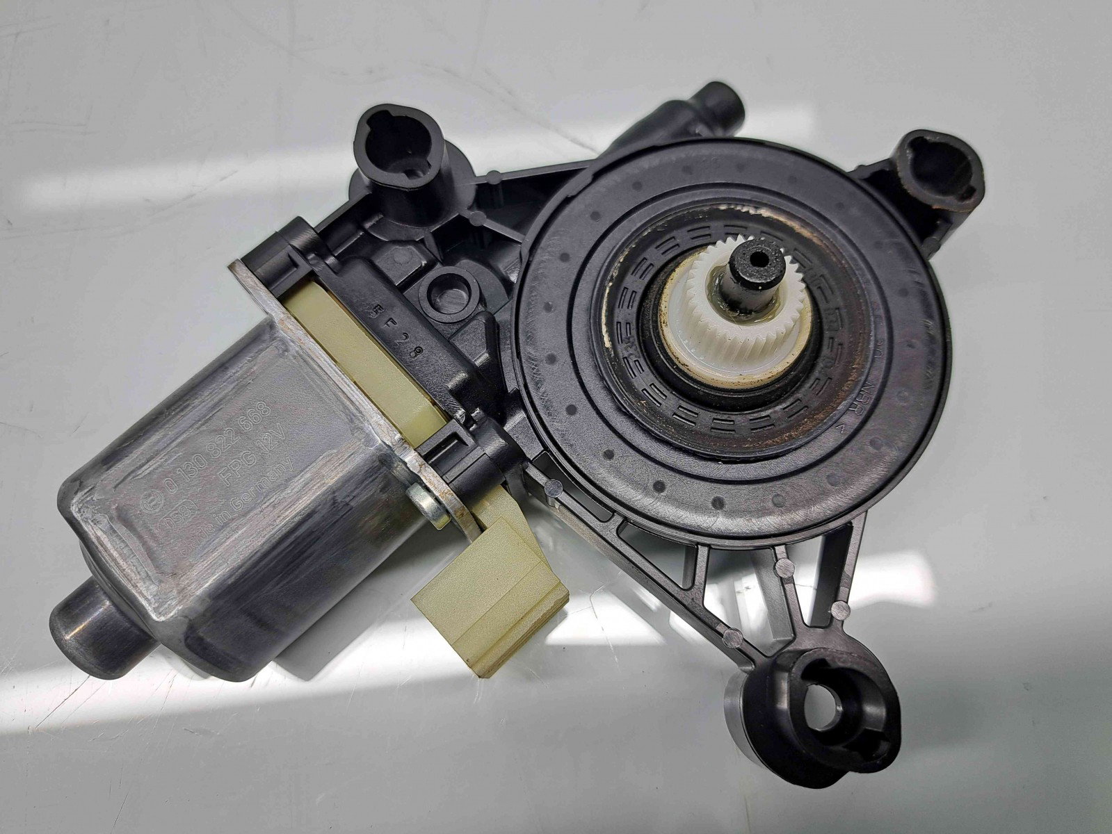 Motoras geam dreapta spate Audi A4 (8W2, B9) [Fabr 2015-2023] 8W0959812 - imagine 4