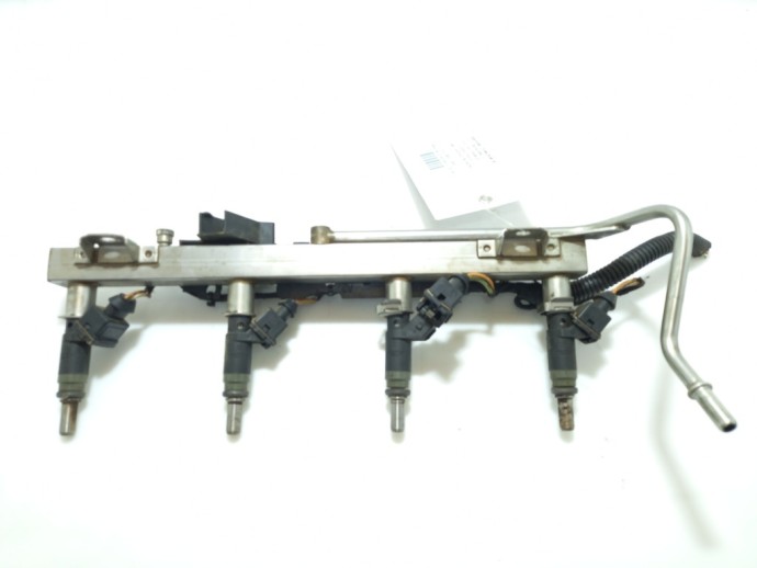 Rampa cu injectoare BMW 320i E90 2.0 benz OEM 2005-2011