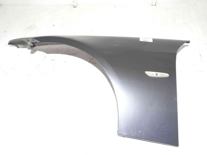 Aripa stanga fata Bmw E90 2.0 OEM 2005-2011