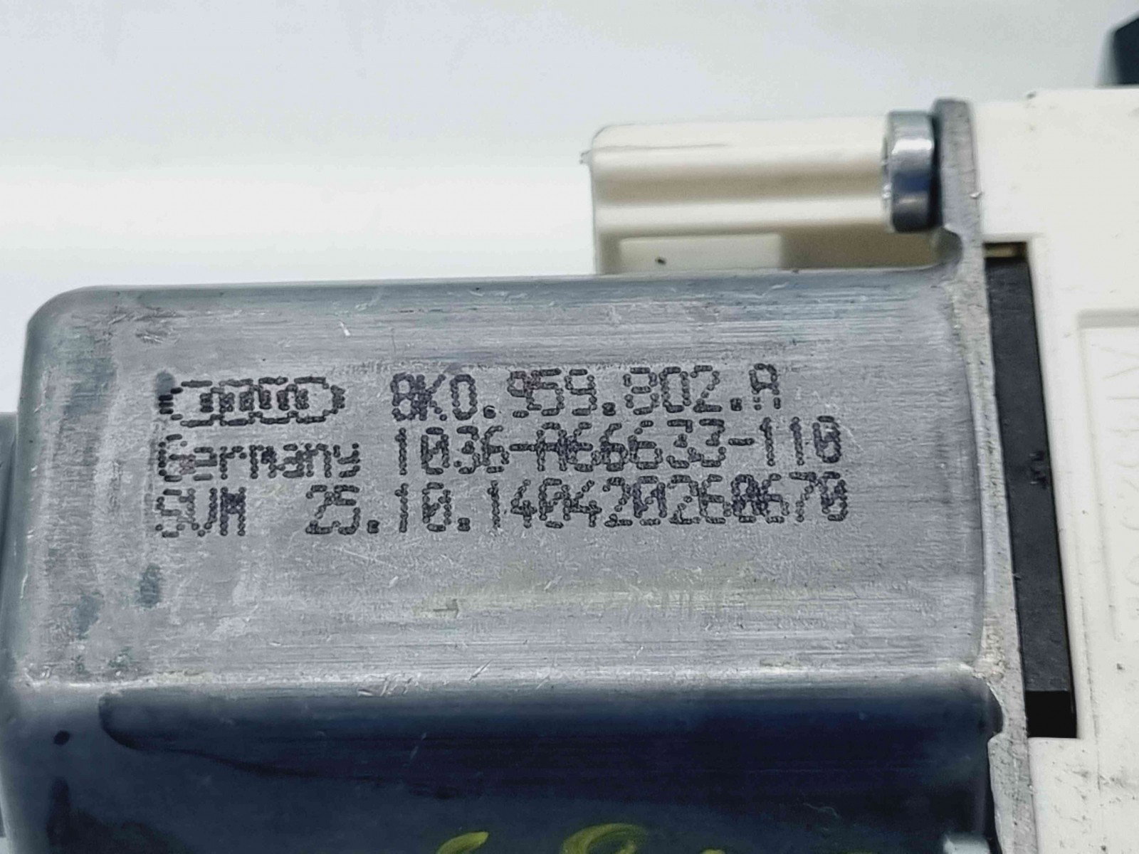 Motoras geam dreapta fata Audi A4 (8K2, B8.5) Facelift [Fabr 2008-2015] 8K0959802A - imagine 4