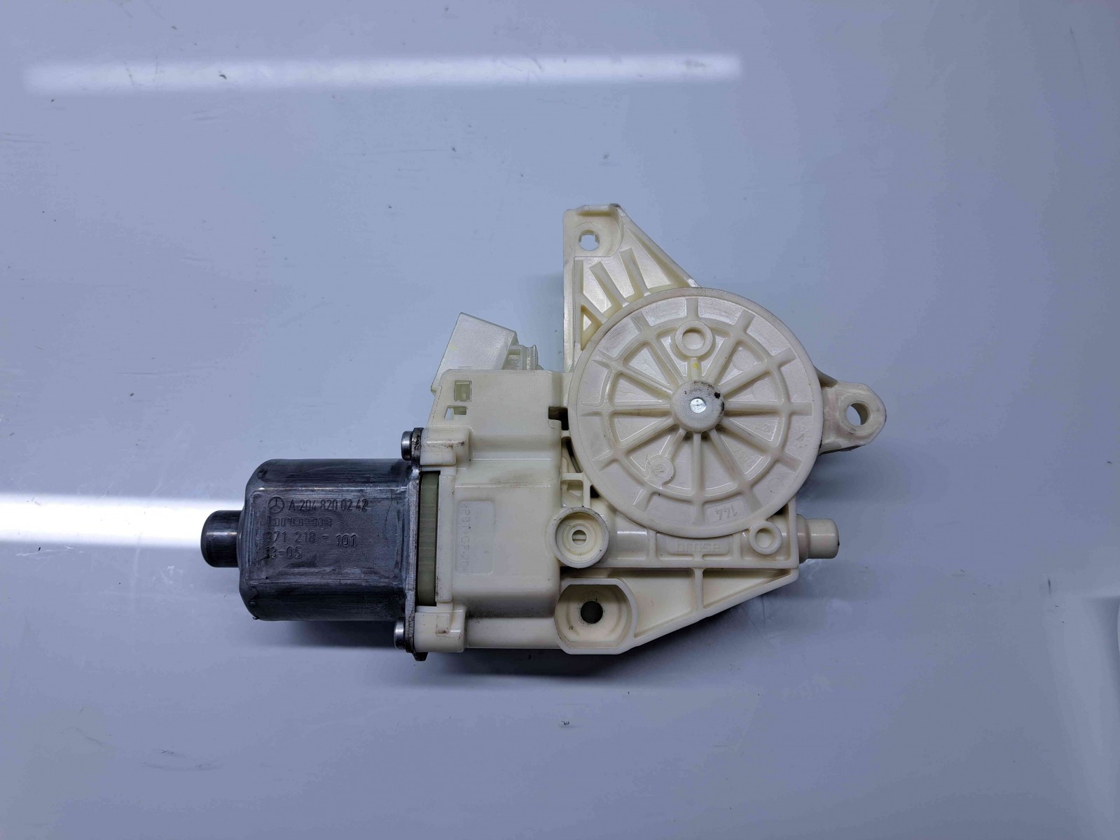 Motoras geam dreapta fata Mercedes Clasa E (W212) Facelift AMG [Fabr 2009-2016] A2048200242 - imagine 1