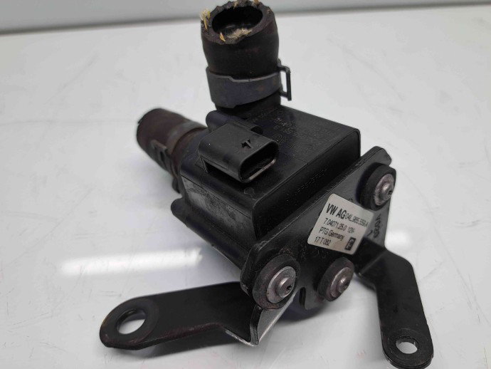 Pompa recirculare apa Audi A4 (8W2, B9) [Fabr 2015-2023] 04L965559A 2.0 TDI DETA 140KW / 190CP 2.0 TDI DETA 140KW / 190CP