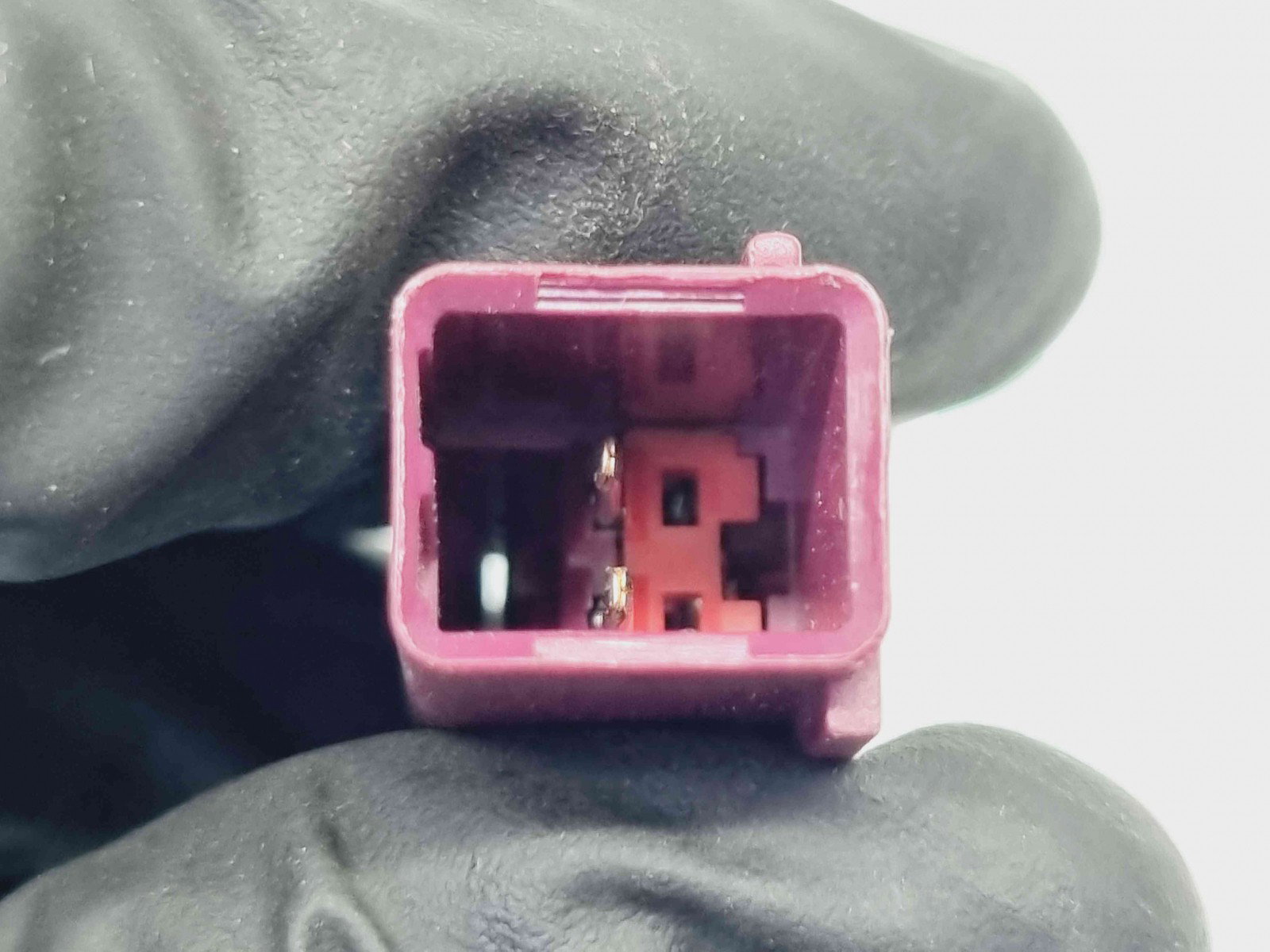 Capsa centura dreapta fata Ford Mondeo 4 Sedan Facelift [Fabr 2007-2015] 7G9N-61209-AG - imagine 3