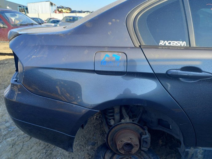 Aripa dreapta spate BMW 320i E90 2.0 OEM 2005-2011