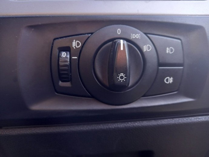 Bloc lumini BMW 320i E90 2.0 OEM 2005-2011