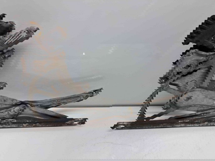 Macara electrica geam stanga fata Toyota Corolla IX Sedan (ZRE1) [Fabr 2013-2019] 69820-02620-00